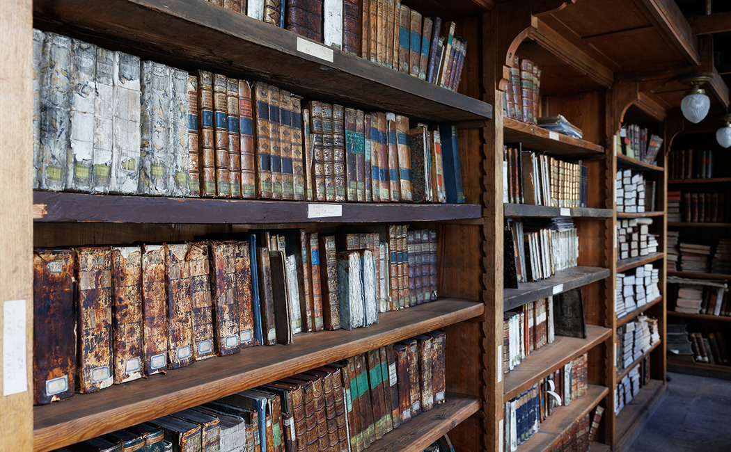 Запрещенные книги, прочные стены и стрельба из револьверов: что скрывает старое здание библиотеки КФУ 